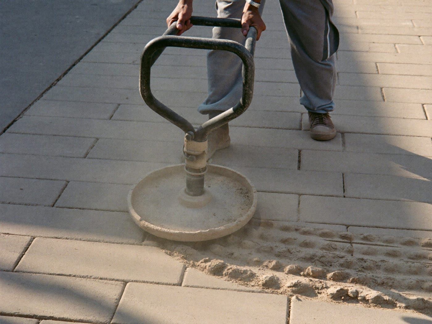 compacting paving